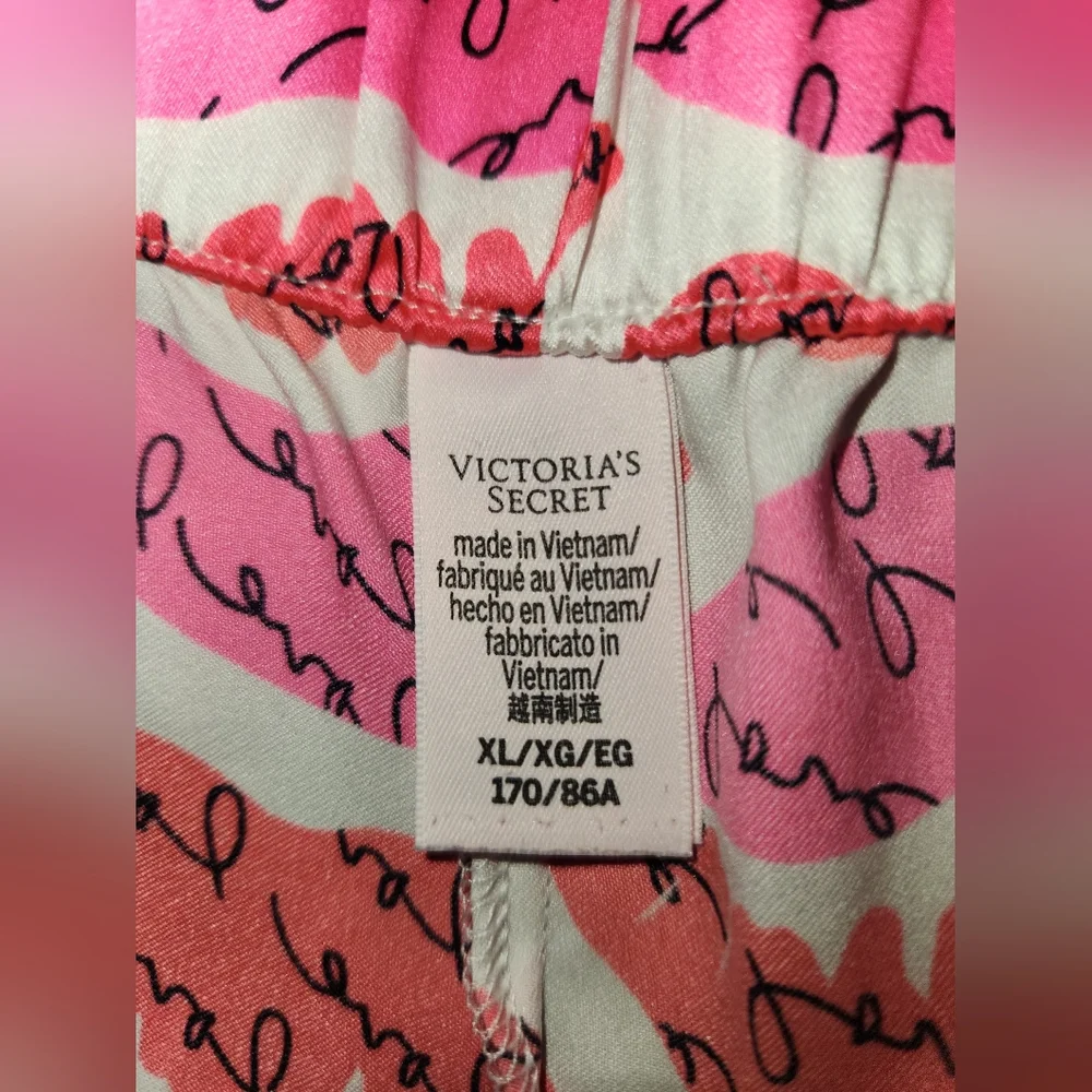 Victoria’s Secret Satin Kiss Print Pajama Shorts - Love Script Size XL